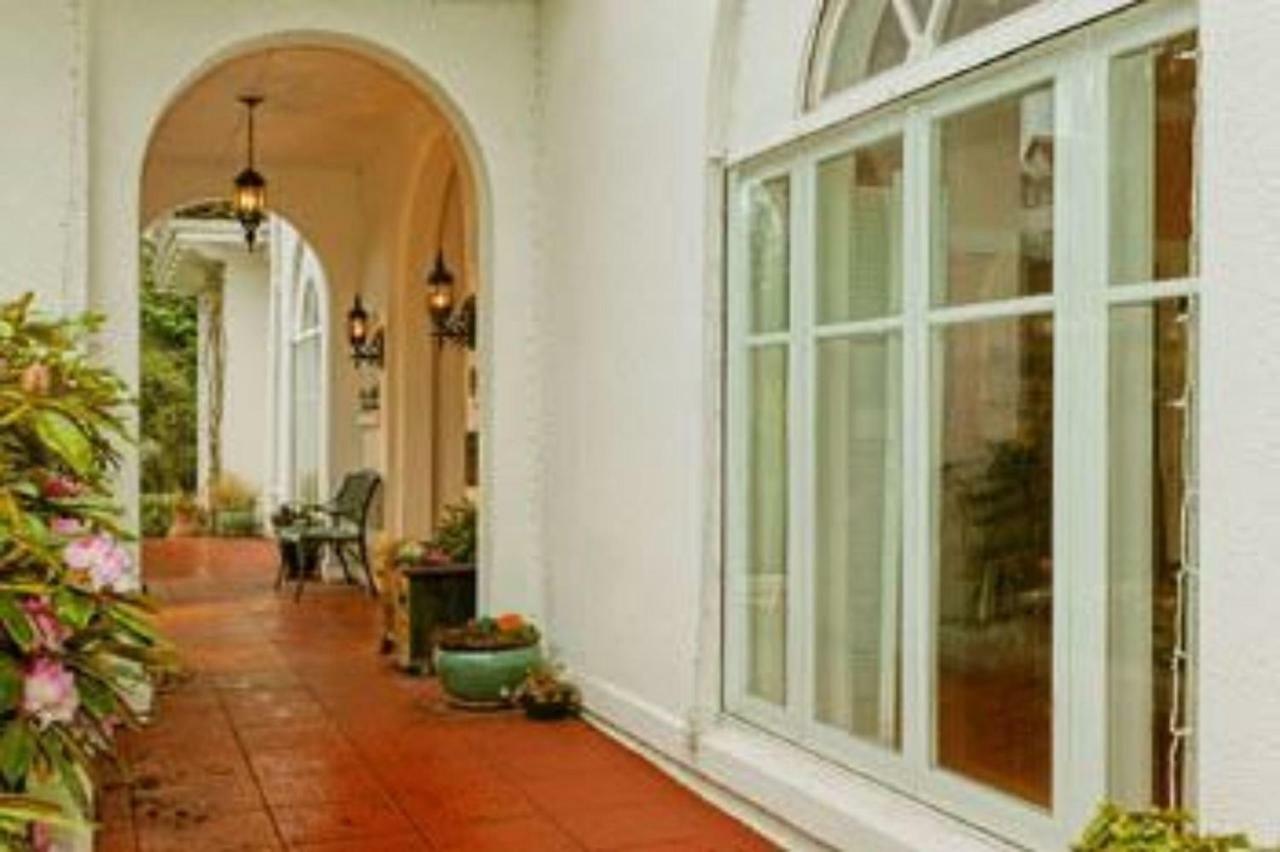 The Villa Bed & Breakfast (Adults Only) Tacoma Ngoại thất bức ảnh