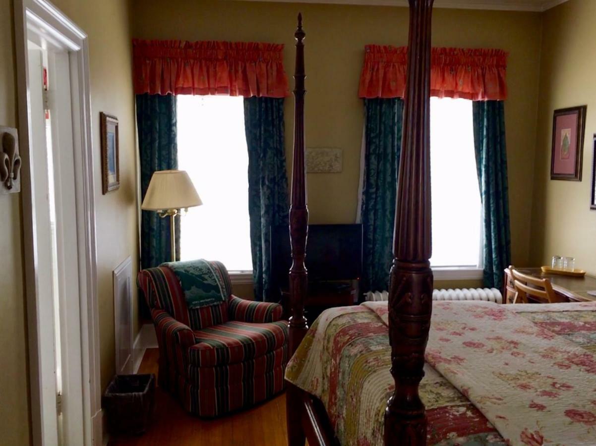 The Villa Bed & Breakfast (Adults Only) Tacoma Phòng bức ảnh